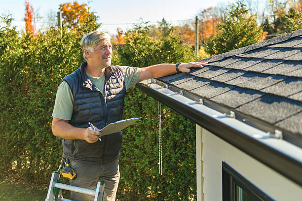 Professional Roofing technician working in La Crescenta, CA